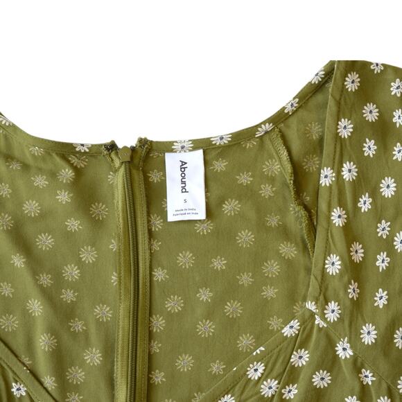 Abound Olive Green Daisy Floral V-Neck Summer Skater Mini Dress Size Small - Picture 4 of 7